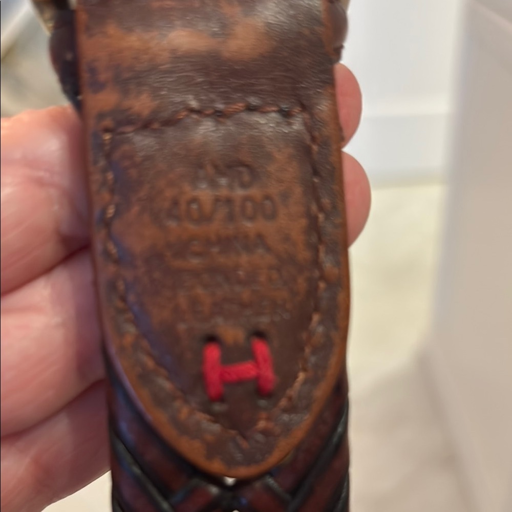 Elegant Brown Leather Strap with Red Accents